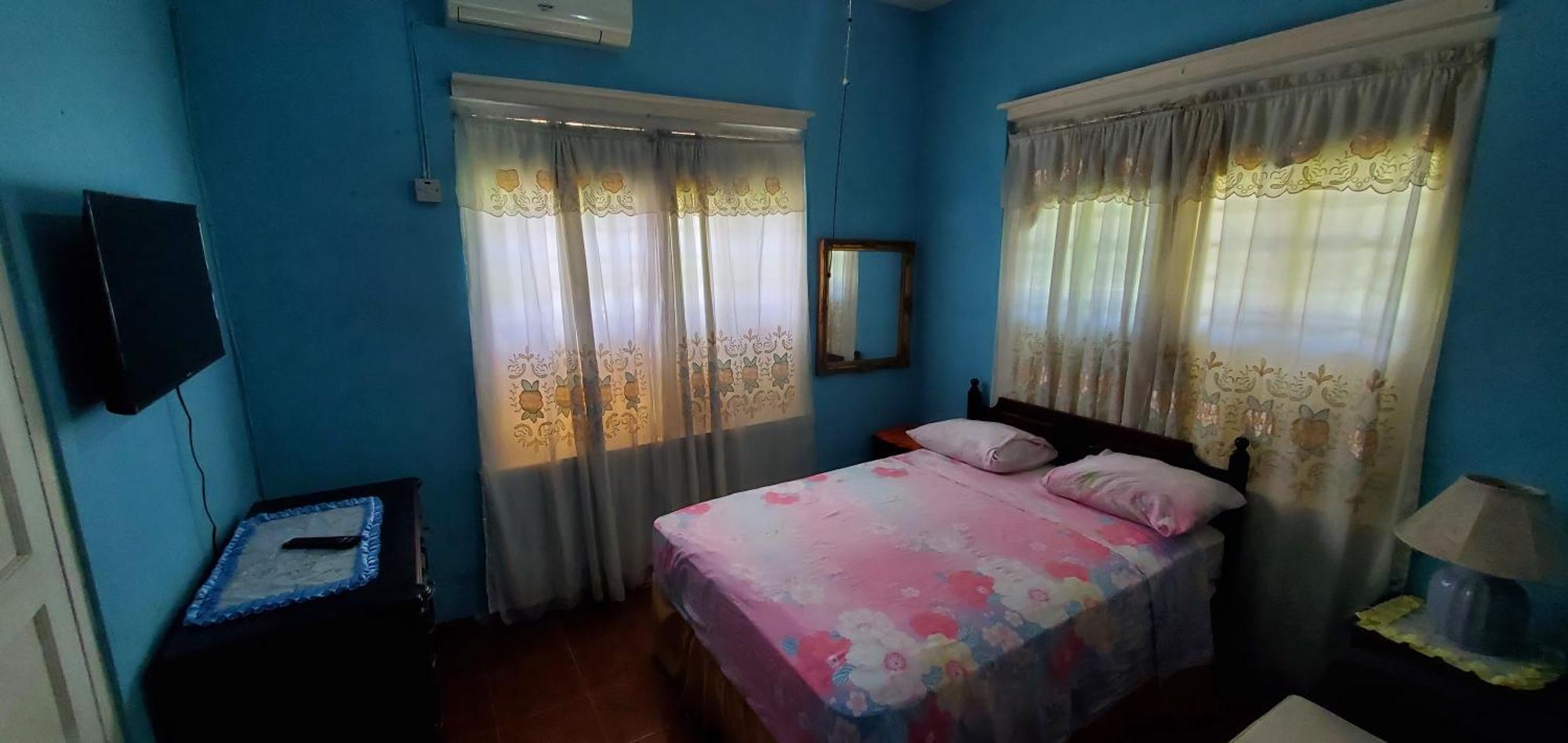Little Shaw Park Guest House Ocho Rios Kültér fotó